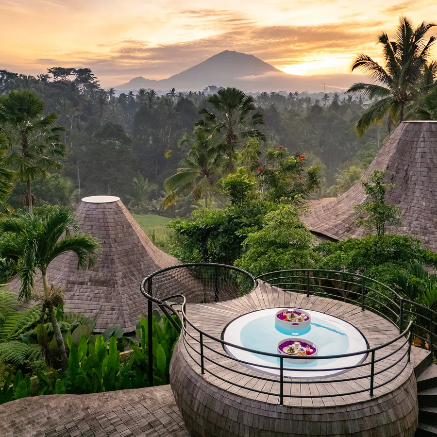 Hut Villa mobile gallery 1